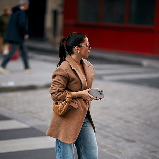 He encontrado en Lefties la chaqueta efecto ante más elegante de la temporada