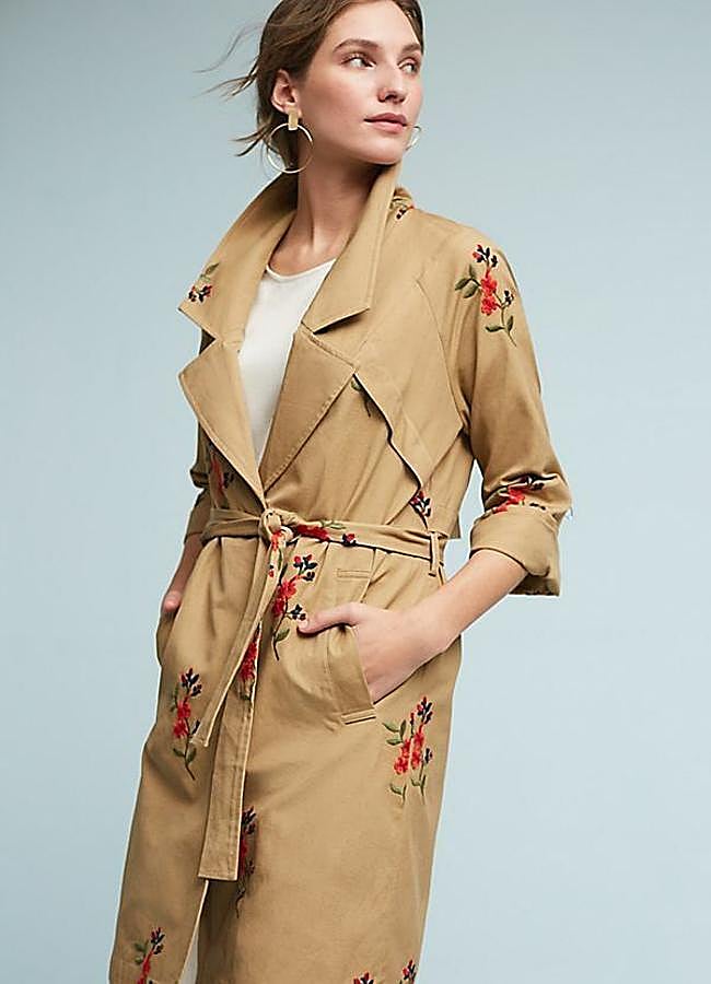 Imagen - Gabardina con bordado de flores