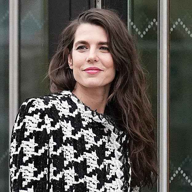 Carlota Casiraghi tiene los mocasines que vamos a querer copiar esta primavera, y no son como esperábamos