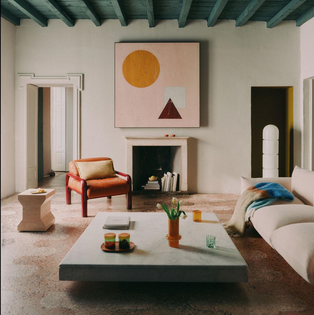 La nueva colección de Mango Home juega con los colores tendencia y la esencia mediterránea reactualizada.