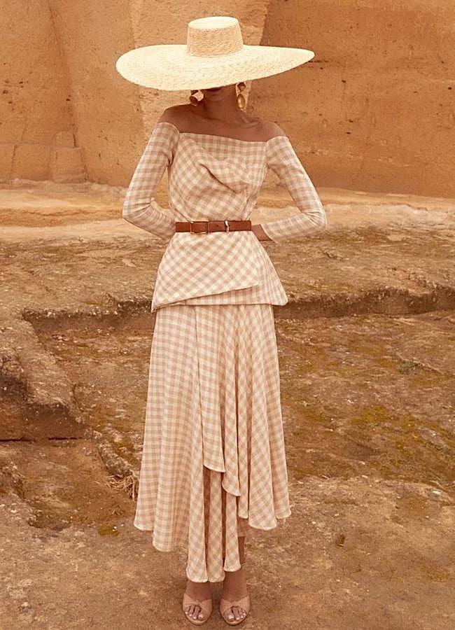 Imagen - Vestido off shoulder de The IQ Collection, 295 euros.