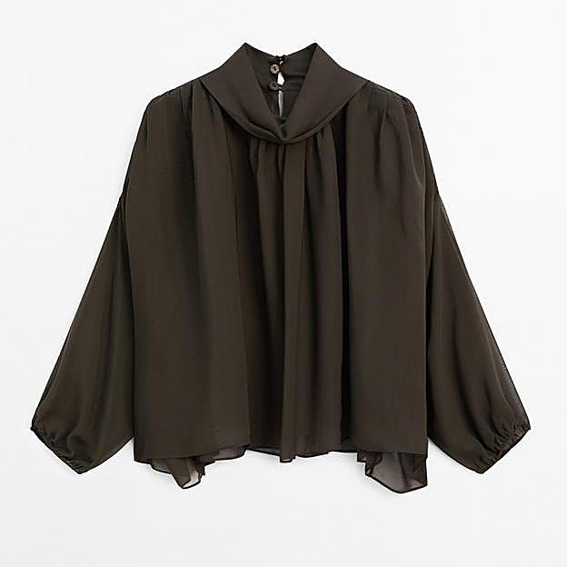 Camisa fluida volumen detalle botones (69,95€)