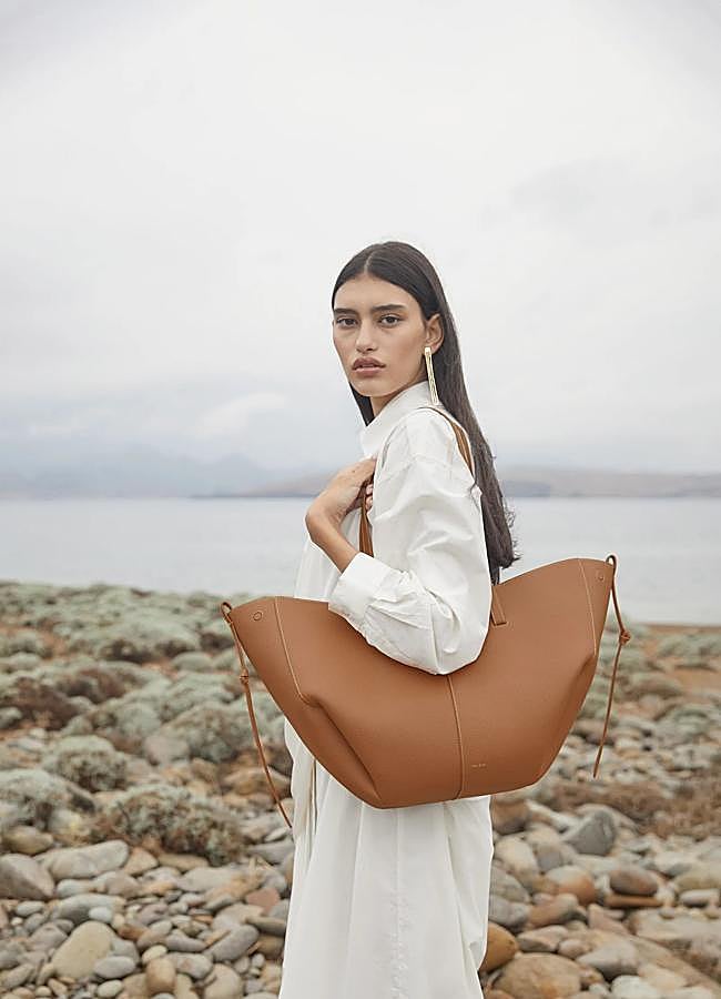 Imagen - Bolso en color marrón de Polène.