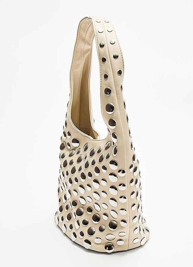 Imagen - Bolso con tachuelas de Stradivarius.