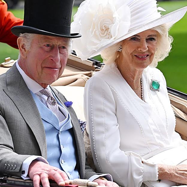 El impresionante imperio inmobiliario de Carlos III: palacios, castillos, mansiones y una posada en Transilvania