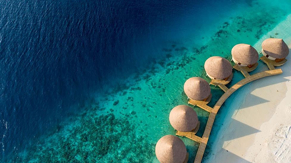 Vista aérea de InterContinental Maldives Maamunagau Resort.