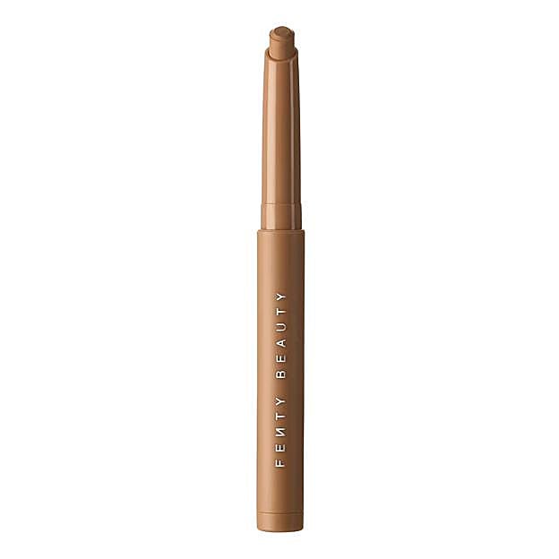 Sombra de ojos en barra Shadowstix de Fenty Beauty.
