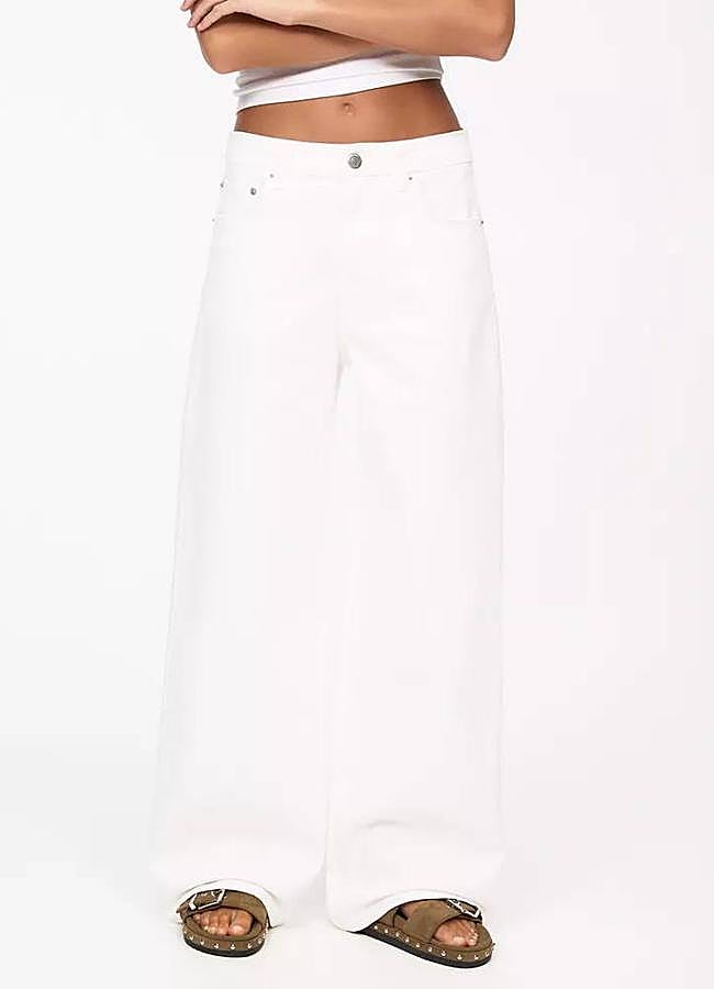 Imagen - Jenas baggy blancos tiro medio de Pull and Bear (29,99€)