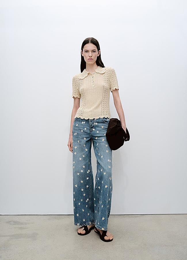 Imagen - Vaquero con bordado de flores de Mango (49,99 euros).