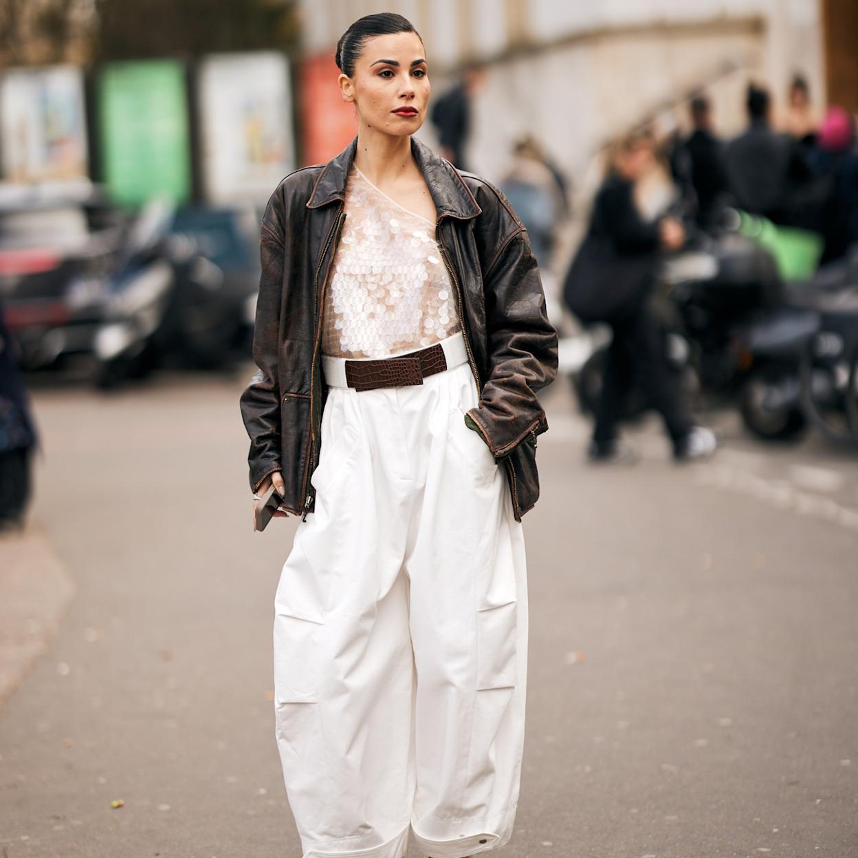 Qué son los pantalones barrel y por qué tienen lista de espera