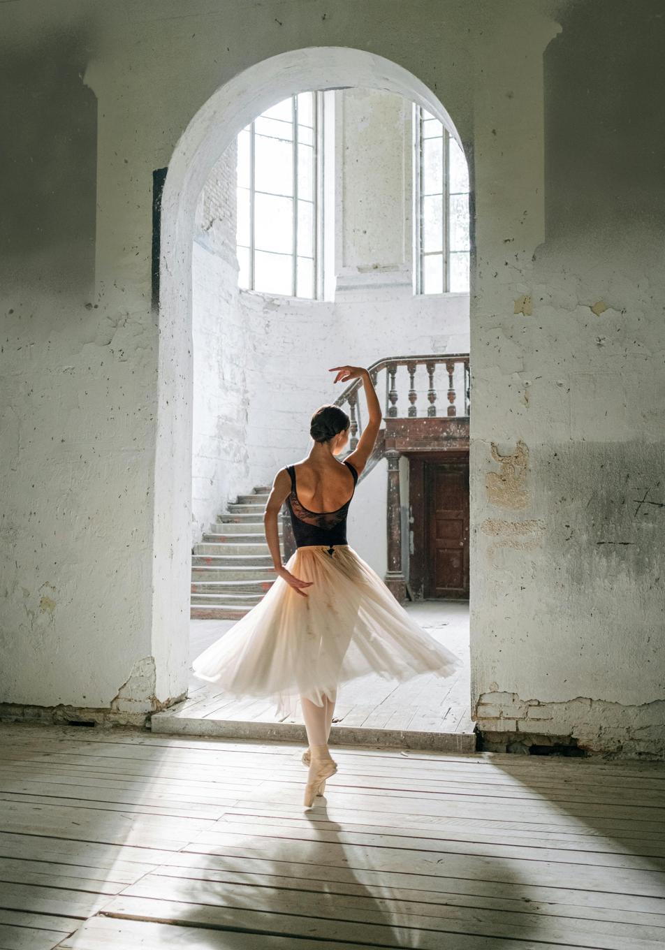 Ballet, la tendencia fitness a los 50 que arrasa en redes por su increíble poder para mejorar equilibrio y coordinación