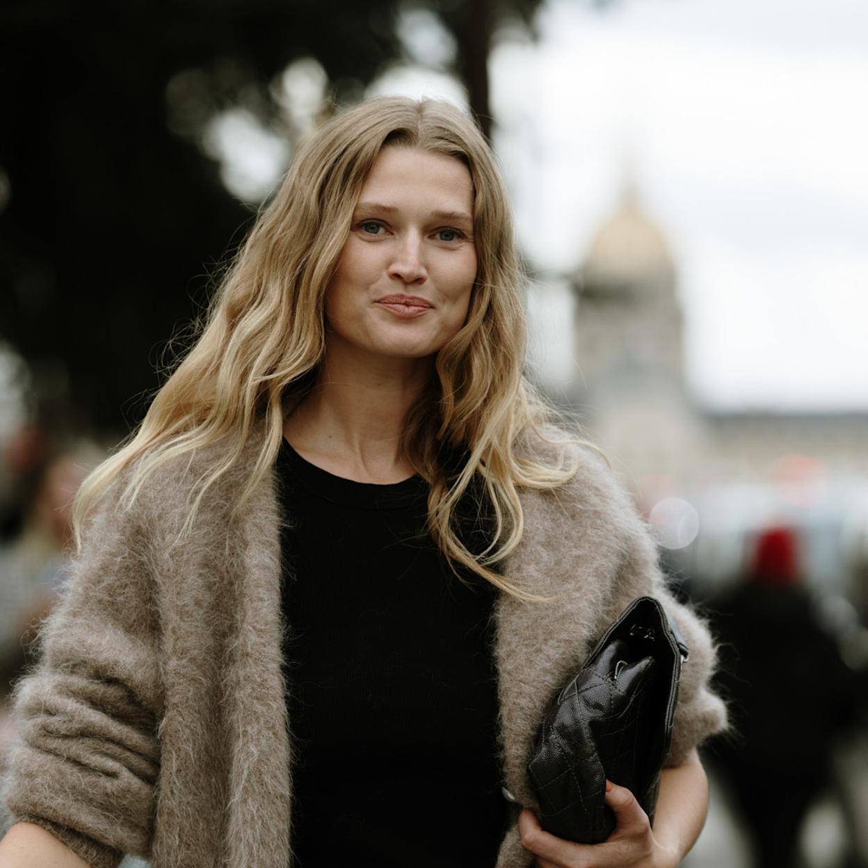 Parfois tiene el top cruzado perfecto para las que buscan camistas diferentes