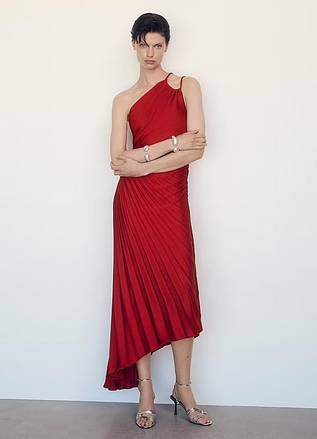 Imagen - Vestido rojo plisado de Mango Outlet.