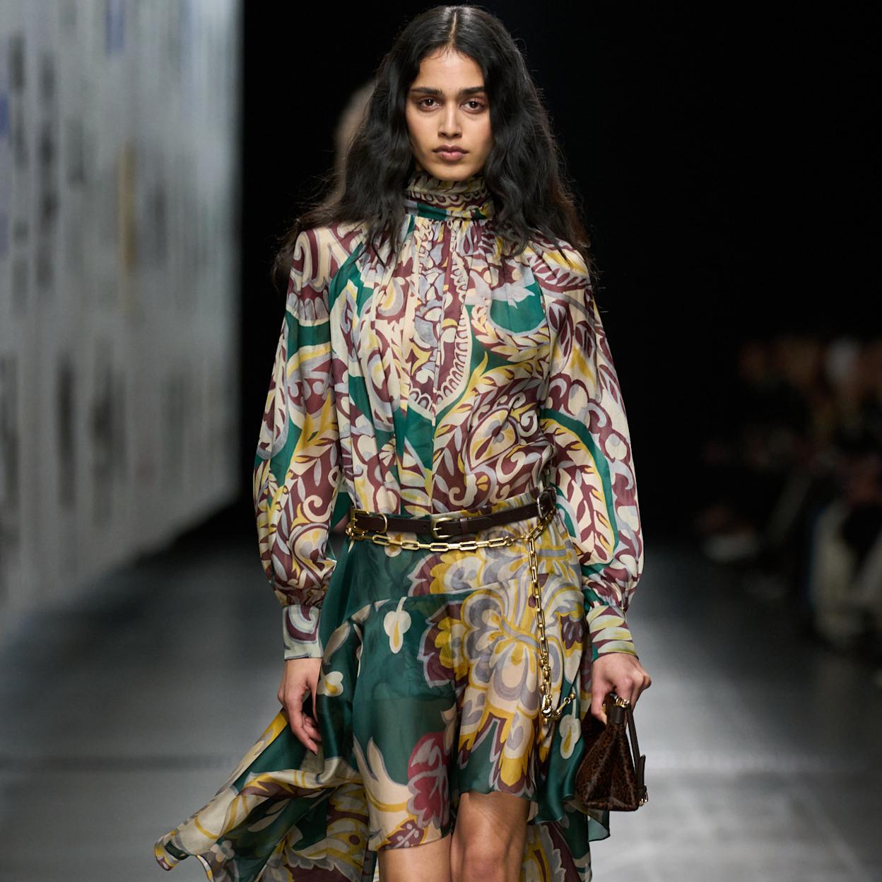 Estos son los vestidos con estampado paisley que llevarás a todas horas. 