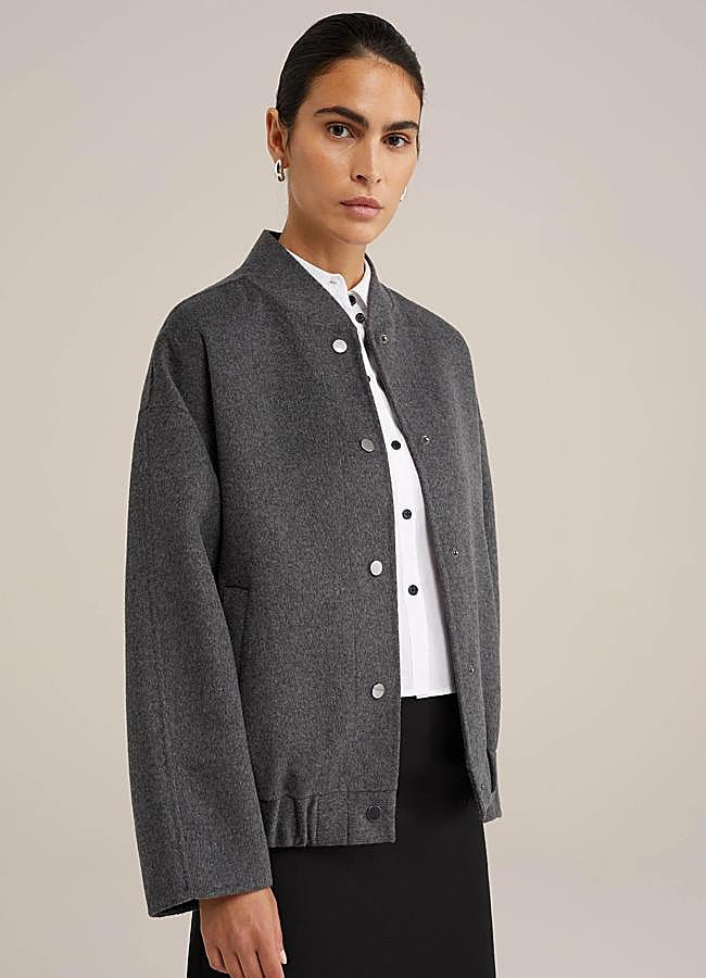 Imagen - Bomber azul marino de My Essential Wardrobe, 165,95 euros.