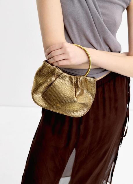Imagen - Bolso dorado de Parfois (25,99 euros)