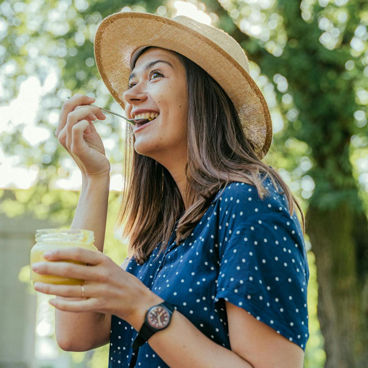 Una nutricionista avisa sobre el error que cometemos al comer