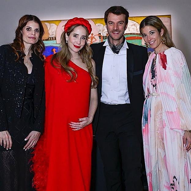 Athina Onassis (a la izquierda de la imagen), en su última aparición en París. 