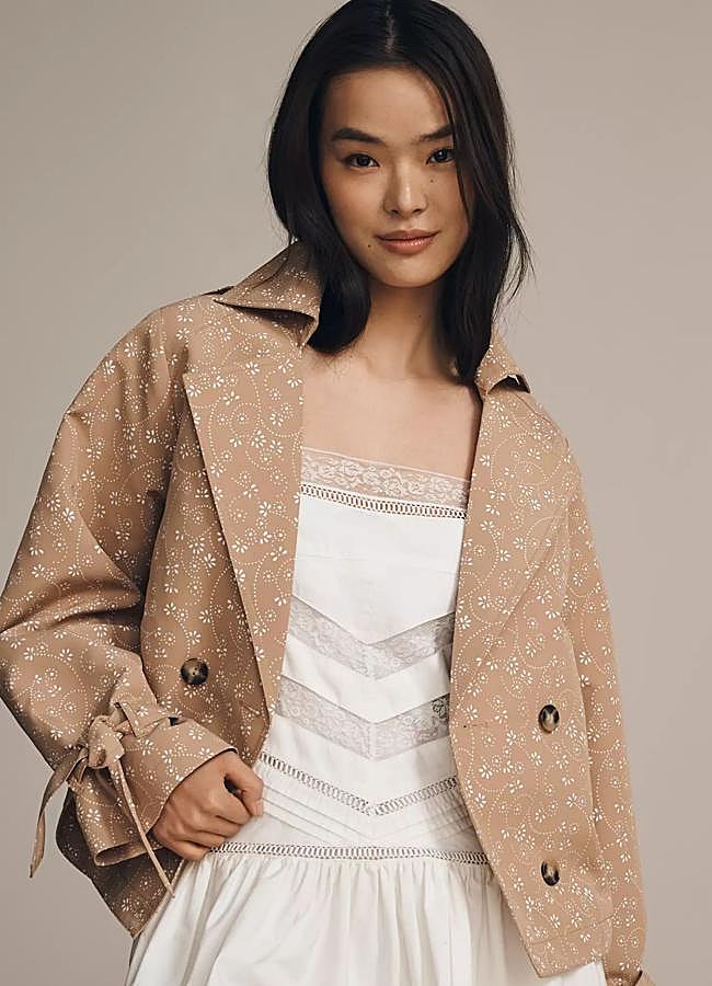 Imagen - Gabardina corta con estampado de flores