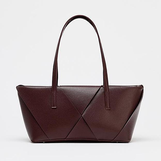 Bolso alargado entrelazado (29,95€)