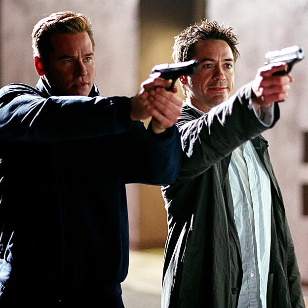 Val Kilmer y Robert Downey Jr. en la película Kiss Kiss Bang Bang.