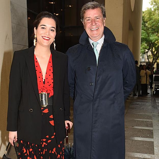 Bárbara Mirjan, feliz con Cayetano Martínez de Irujo. 