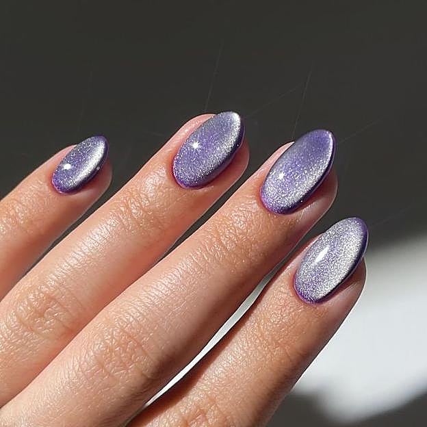 Manicura cat eye lila pastel