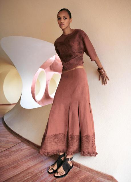 Imagen - Falda midi de Massimo Dutti (129 euros)