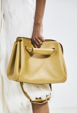 Imagen secundaria 2 - Imágenes del nuevo bolso Madrid, de Loewe.