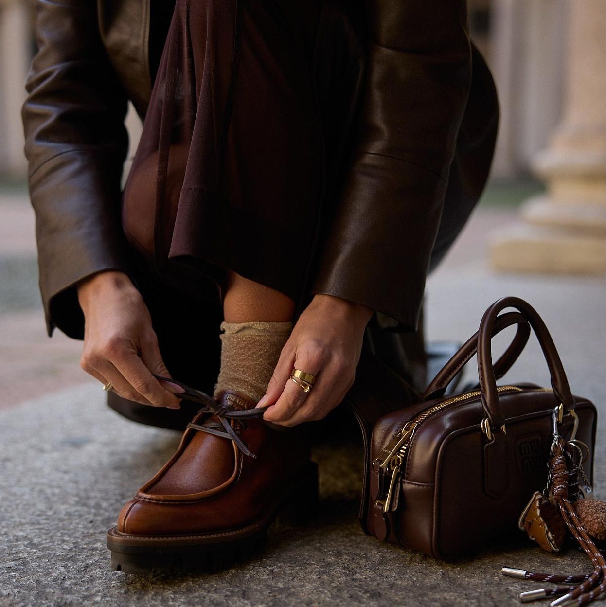 Influencer con mocasines bluchers