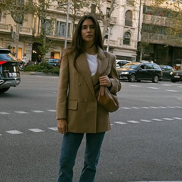 Las novedades de Massimo Dutti de la semana: americanas elegantes, vestidos midi y zapatos cómodos de primavera