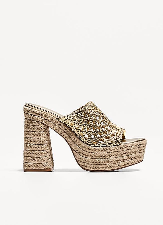 Imagen - Sandalia de tacón de Bershka.