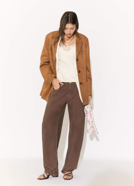 Imagen - Chaqueta de ante de Stradivarius (45,99 euros)