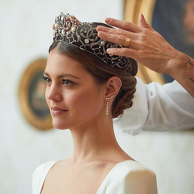 Isabelle Junot con la tiara de perlas y diamantes de la duquesa de Montellano. 