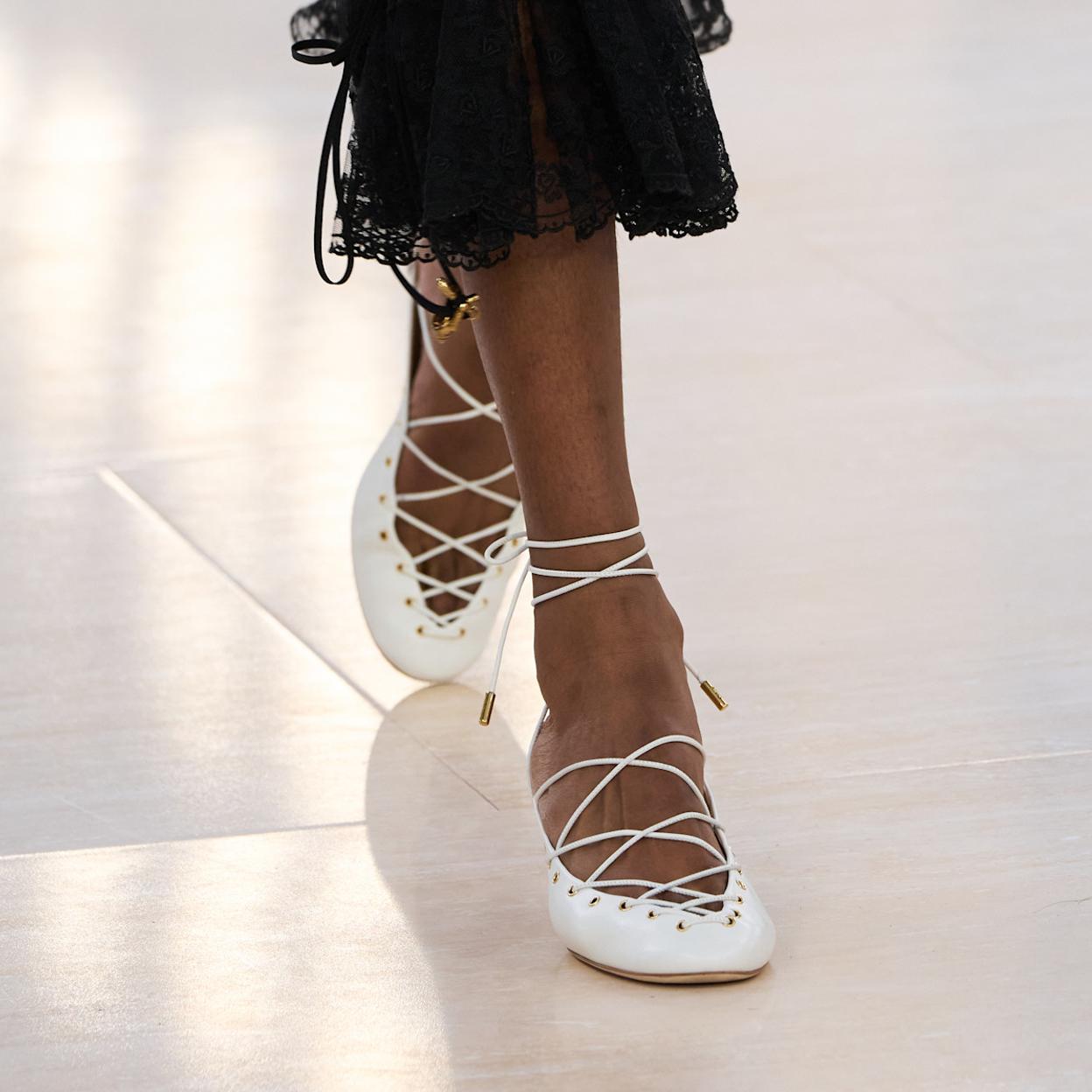 Los zapatos corsés arrasan allá donde van. 