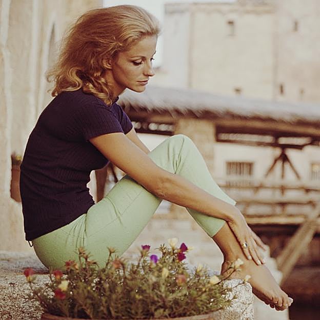 Los amores prohibidos de Dolores von Fürstenberg, la mujer que se casó con su hermanastro y se enamoró de su yerno, Aga Khan