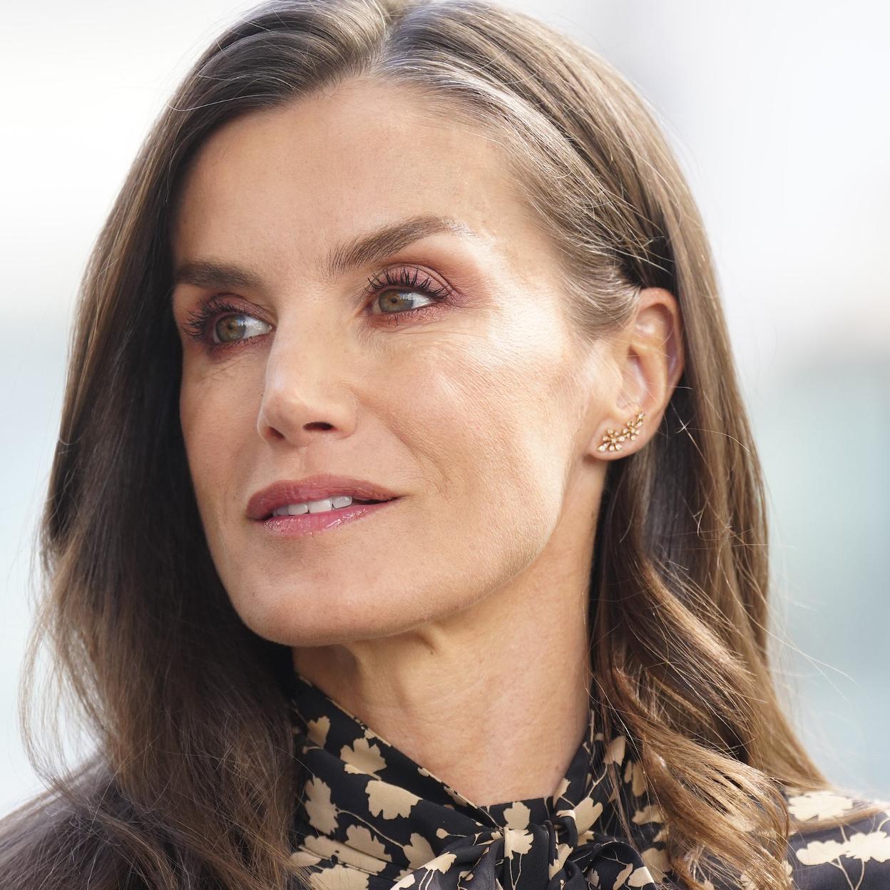 La reina Letizia con pendientes de Gold&Roses