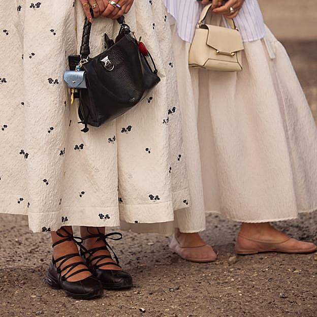Cinco bailarinas ideales que se salen de lo común y son perfectas para lucir con vaqueros o faldas