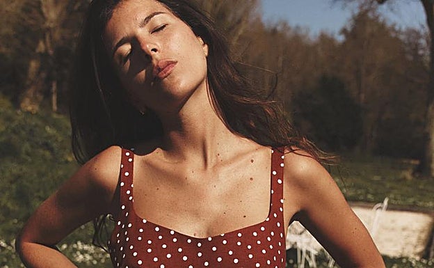 Lo último de la semana de Zara: vestidos preciosos de fiesta, faldas fluidas y pantalones cargo en la nueva colección SRPLS