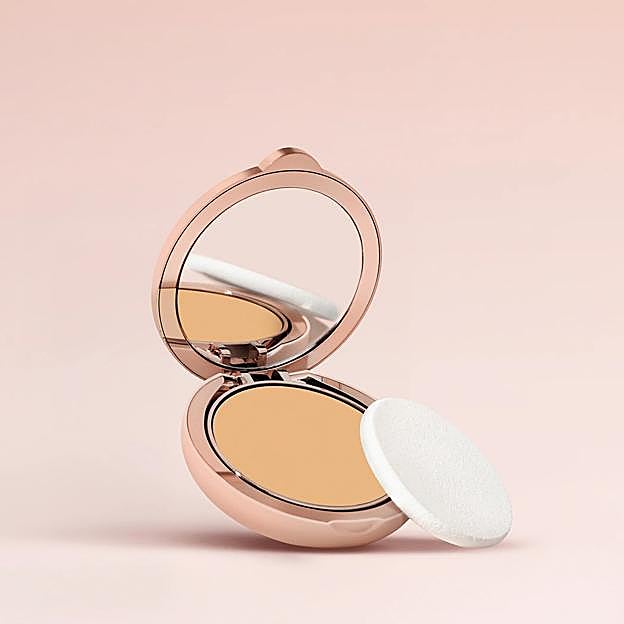 Ilumina CC Creamy Compact Foundation SPF 50+.