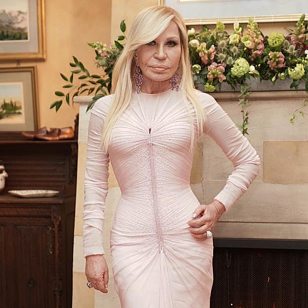 Versace tiene nuevo dueño: Prada anuncia la compra de la firma por 1.250 millones de euros