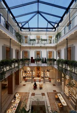 Imagen secundaria 2 - Louis Vuitton Via Montenapoleone.