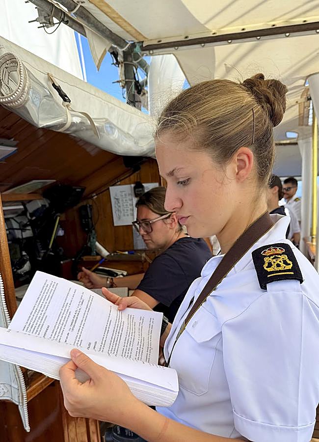 Imagen - La princesa Leonor con moño trenzado y horquillas clásicas. Foto: Gtres.