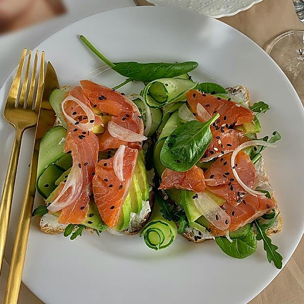 El salmón ahumado tiene altas dosis de proteína. 