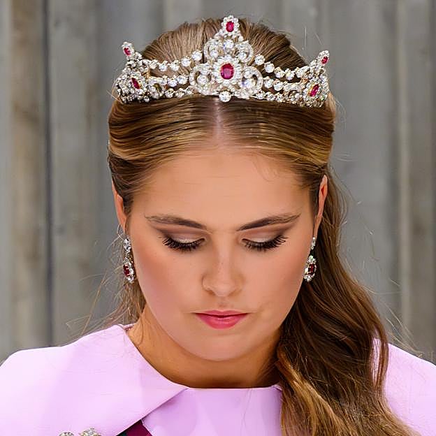 La tiara Mellerio fue encargada en 1888 por el rey Guillermo III.