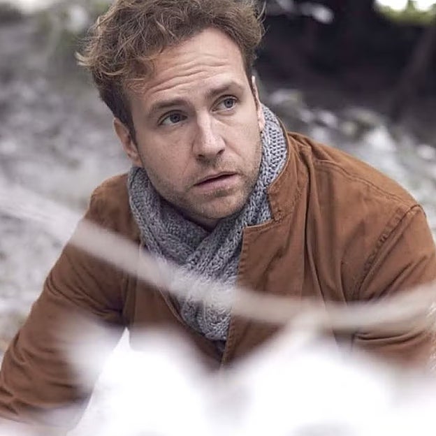Rafe Spall protagoniza este capítulo especial de Black Mirror muy celebrado.