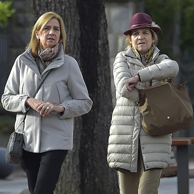 Las infantas Elena y Cristina, inseparables en su apoyo al rey Juan Carlos. 