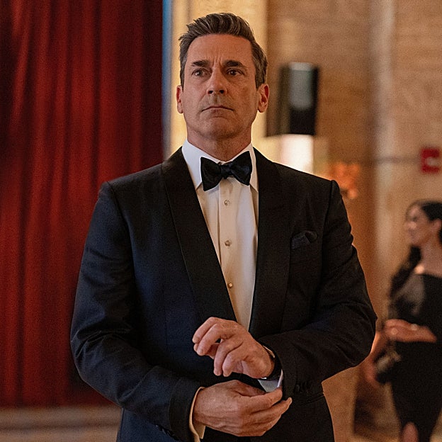 Cooper irá descubriendo los secretos más oscuros de su lujoso vecindario.