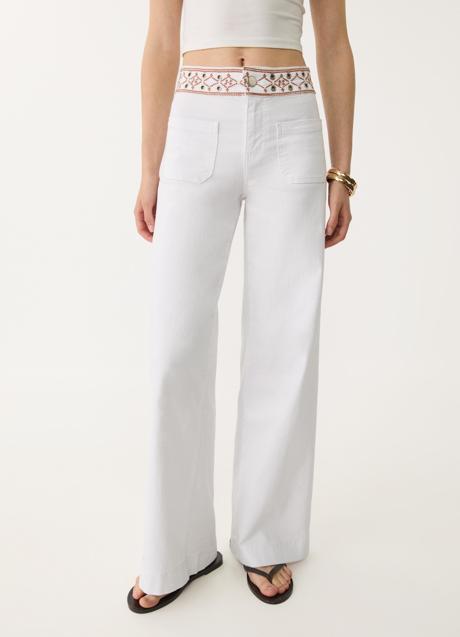 Imagen - Pantalón blanco de Stradivarius (39,99 euros)