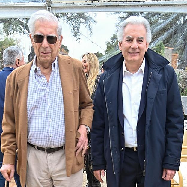 Álvaro Vargas Llosa desvela cómo fueron sus últimos minutos con su padre en una emotiva carta